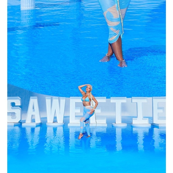 Blue Abstract  Sheer Cover-Up Size Large - Picture 3 of 9